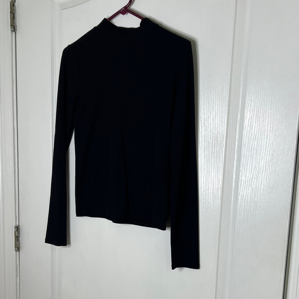 No Boundaries Black Long-Sleeve Mock Neck Top